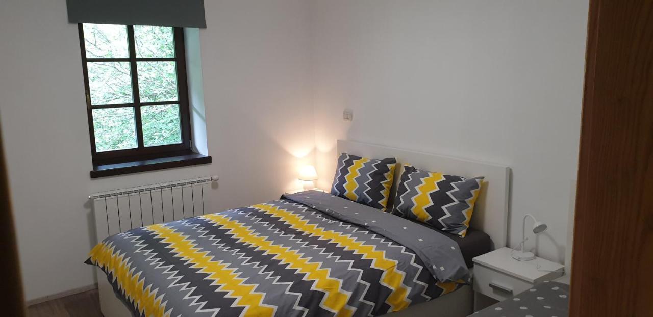 Apartmaji Vitez Apartma 2 โบเว็ก ภายนอก รูปภาพ